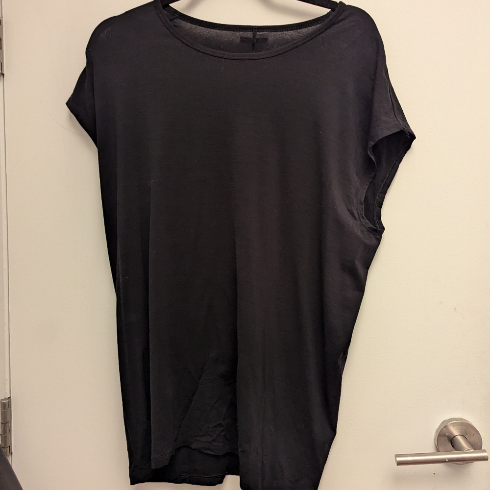 Icebreaker women's black merino tunic top fits like M